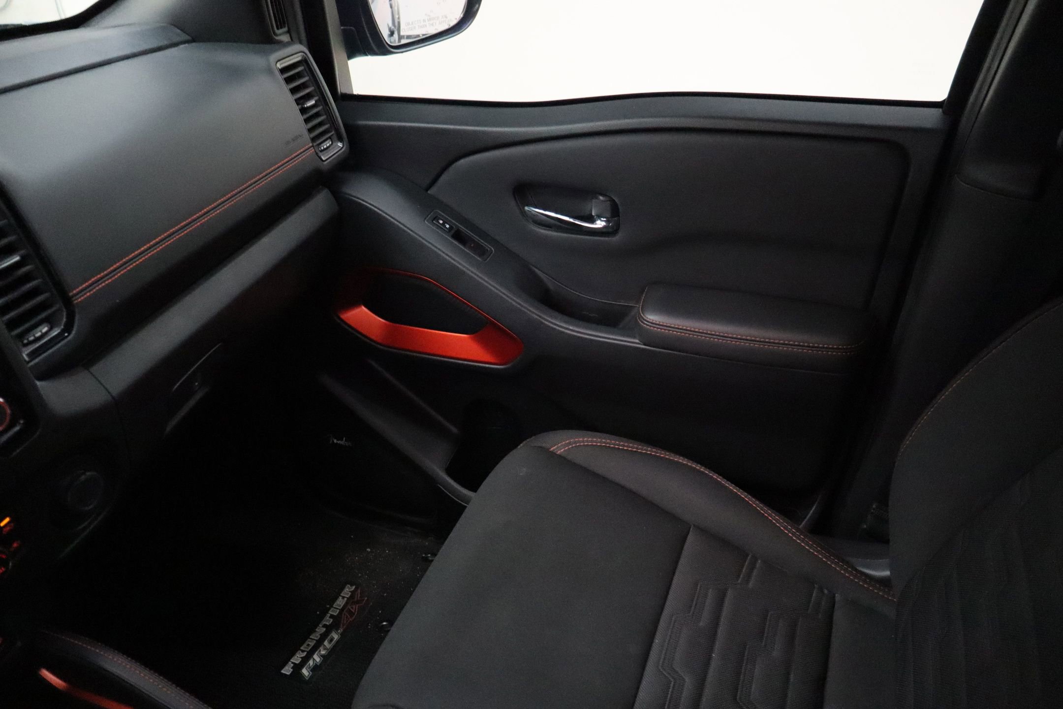 Used 2023 Nissan Frontier PRO-4X w/ Pro Convenience Package image 18