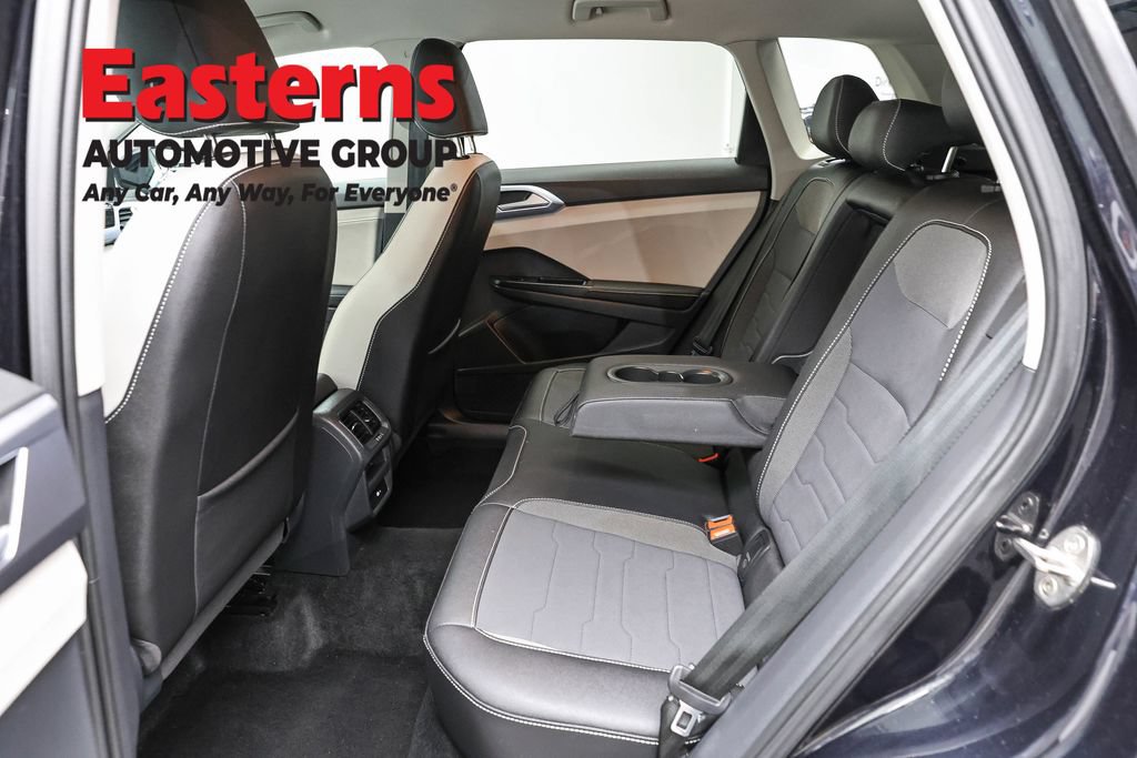Used 2025 Volkswagen Taos SE AWD/4WD image 20