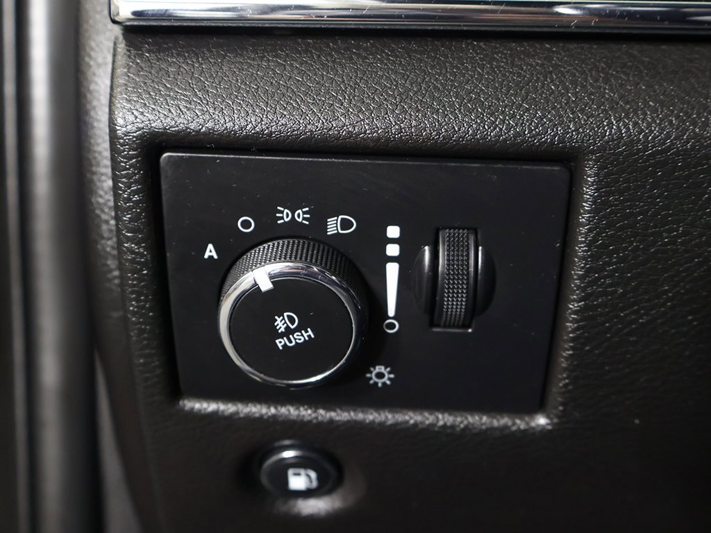 Used 2021 Jeep Grand Cherokee Limited image 40