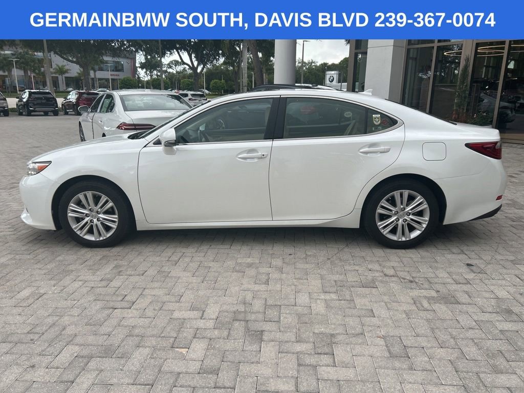 Used 2013 Lexus ES 350 w/ Luxury Pkg FWD image 2
