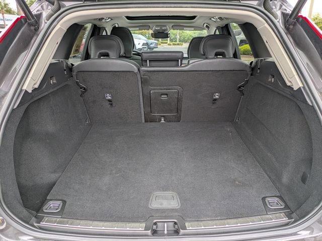 Used 2023 Volvo XC60 B5 Plus FWD image 13