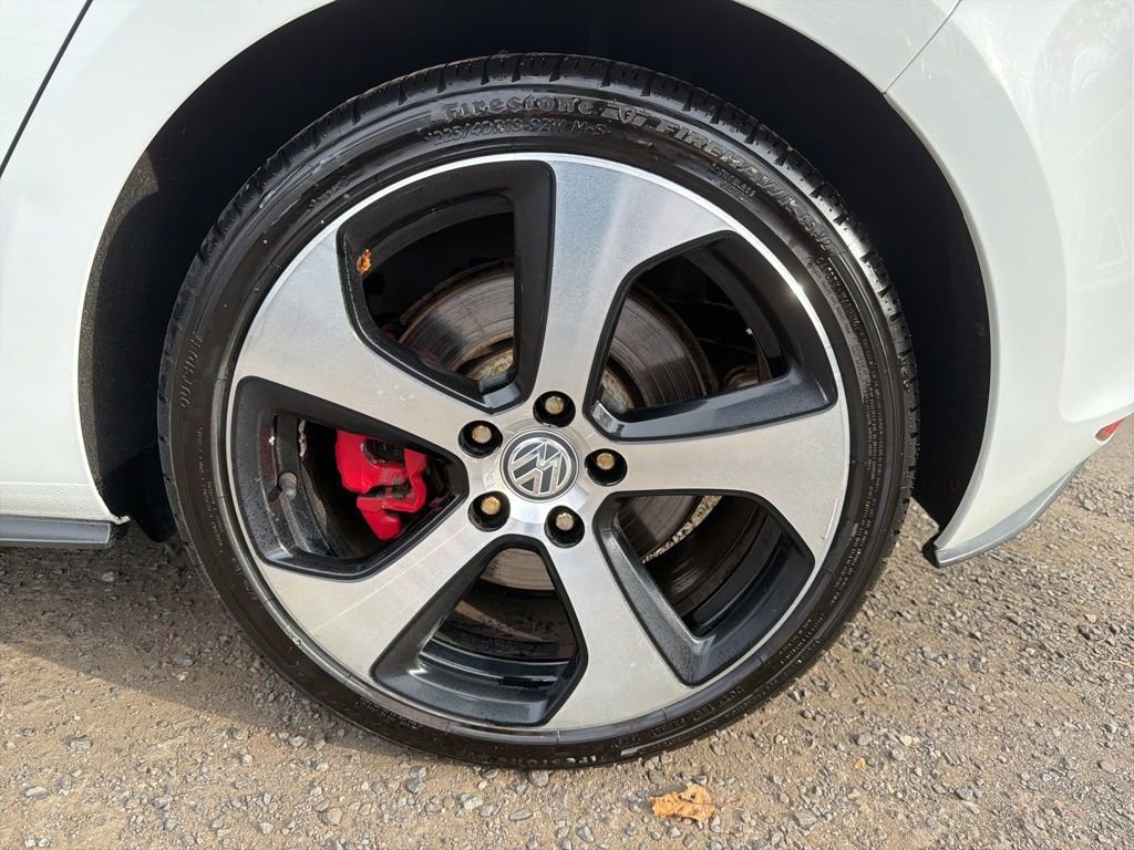 Used 2017 Volkswagen GTI SE image 15
