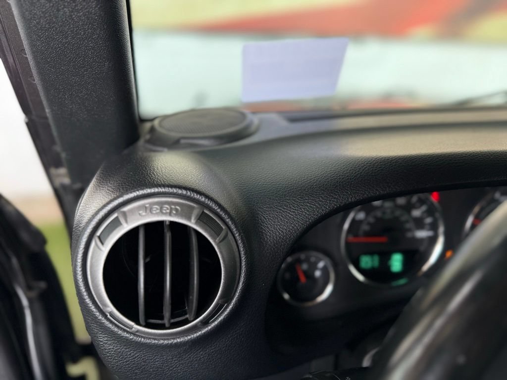 Used 2018 Jeep Wrangler Unlimited Sport S AWD/4WD image 25