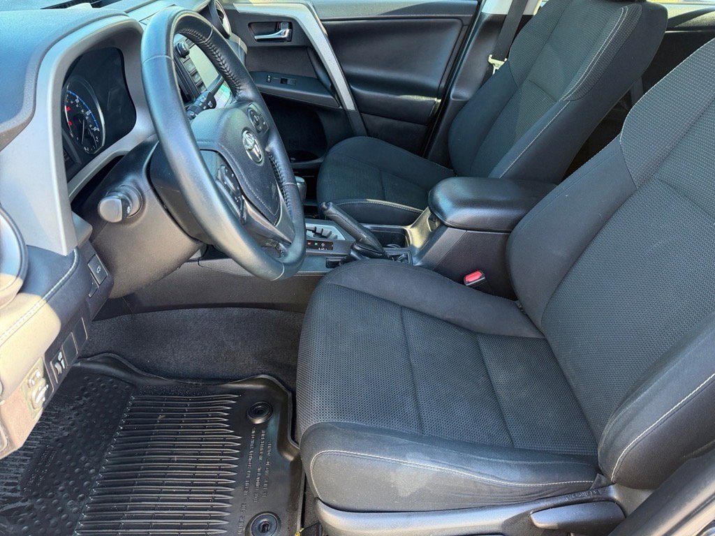 Used 2016 Toyota RAV4 XLE image 10