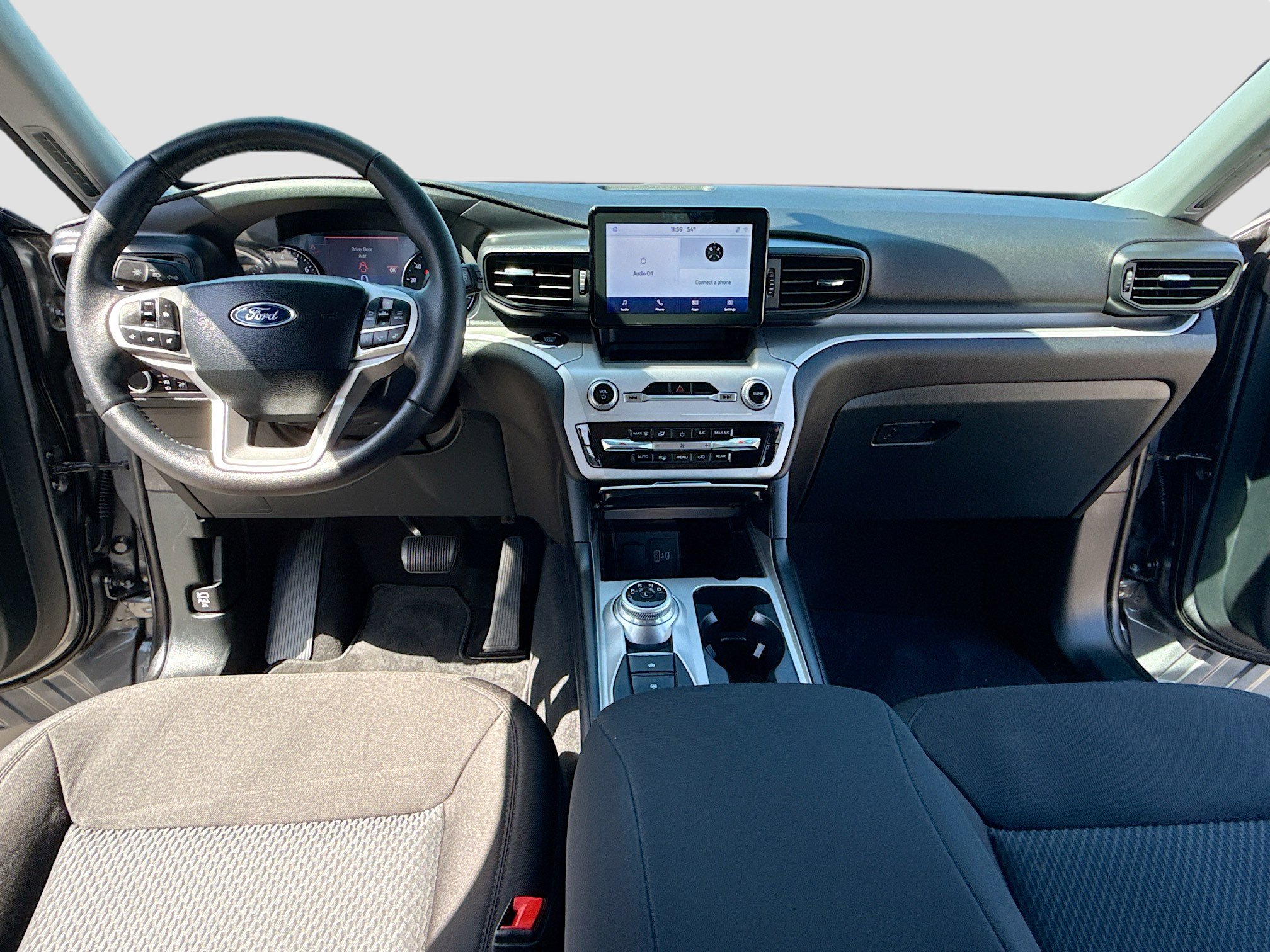 Certified 2024 Ford Explorer XLT w/ Class IV Trailer Tow Package image 3