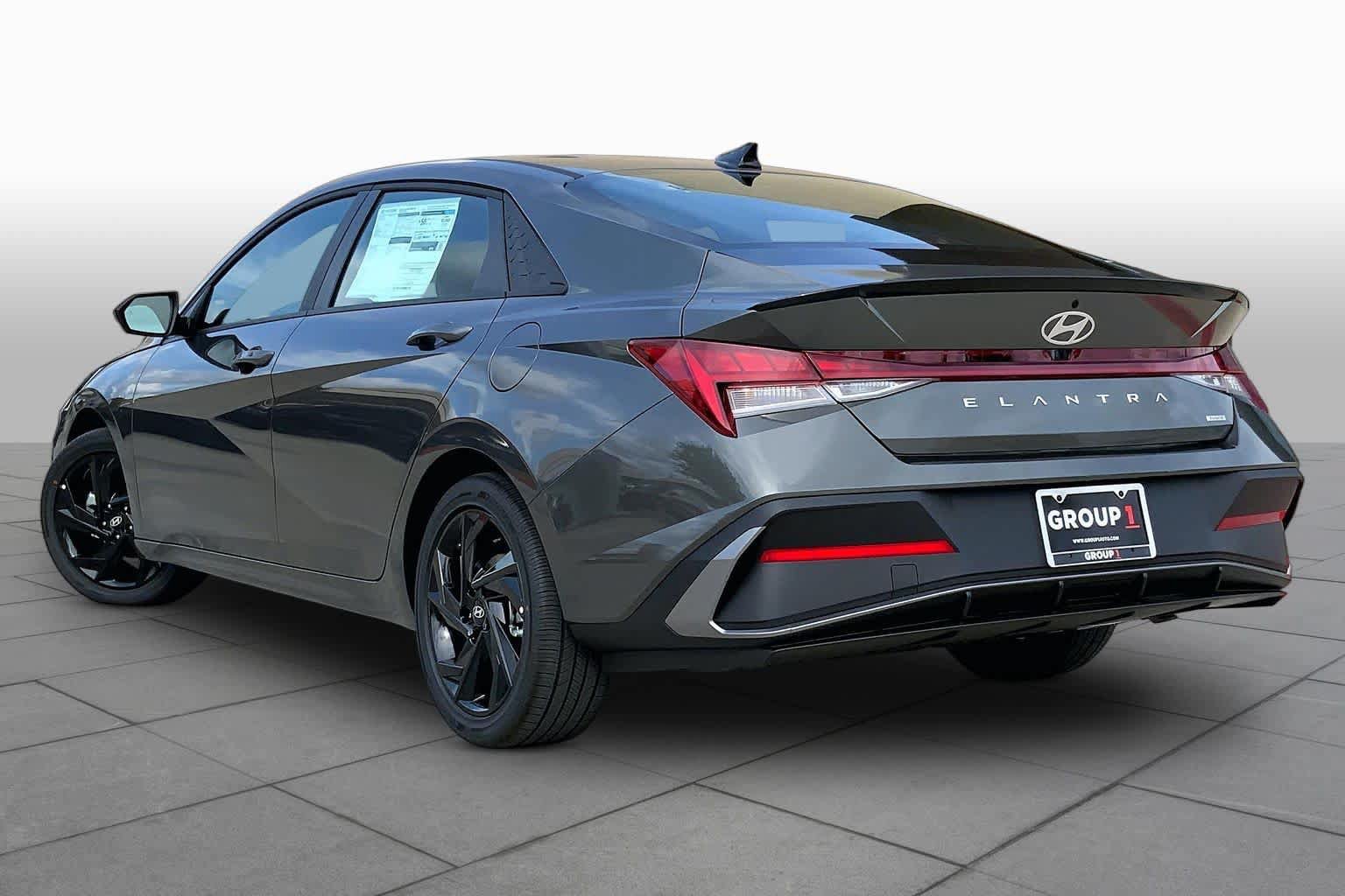New 2026 Hyundai Elantra Hybrid FWD image 12