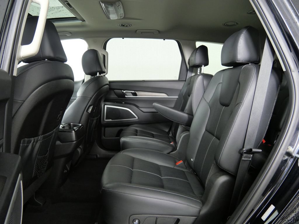 Used 2022 Kia Telluride EX w/ EX Premium Package AWD/4WD image 16
