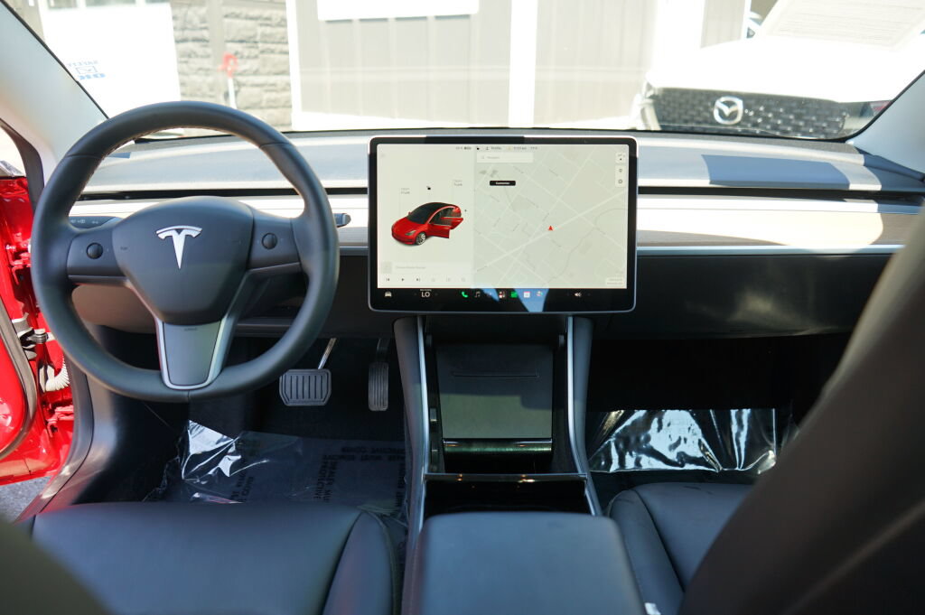 Used 2020 Tesla Model 3 Standard Range Plus RWD image 9
