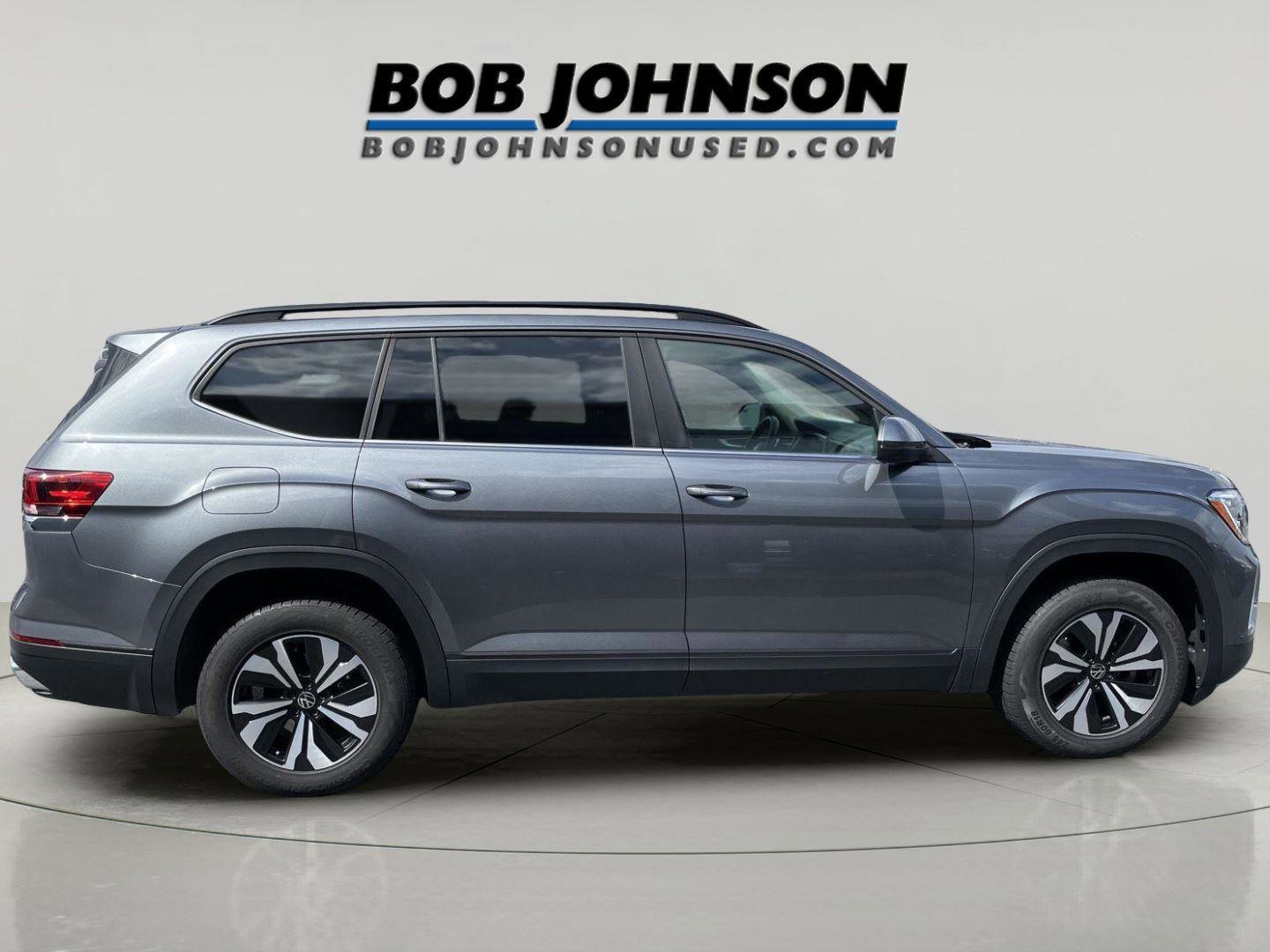 Used 2024 Volkswagen Atlas SE image 2