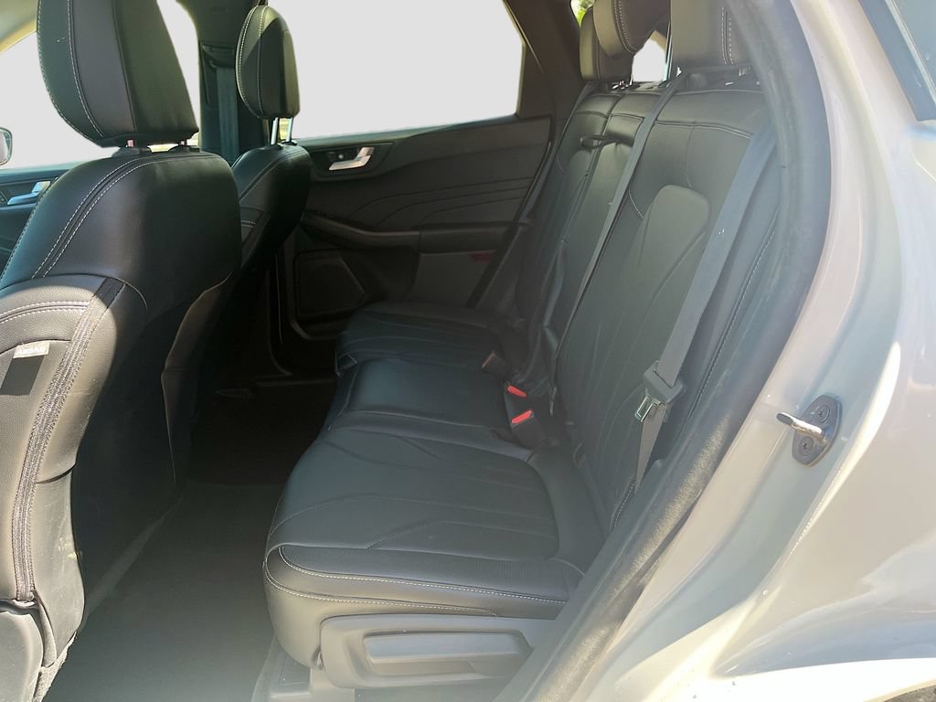 Used 2025 Ford Escape Platinum w/ Premium Technology Package AWD/4WD image 26