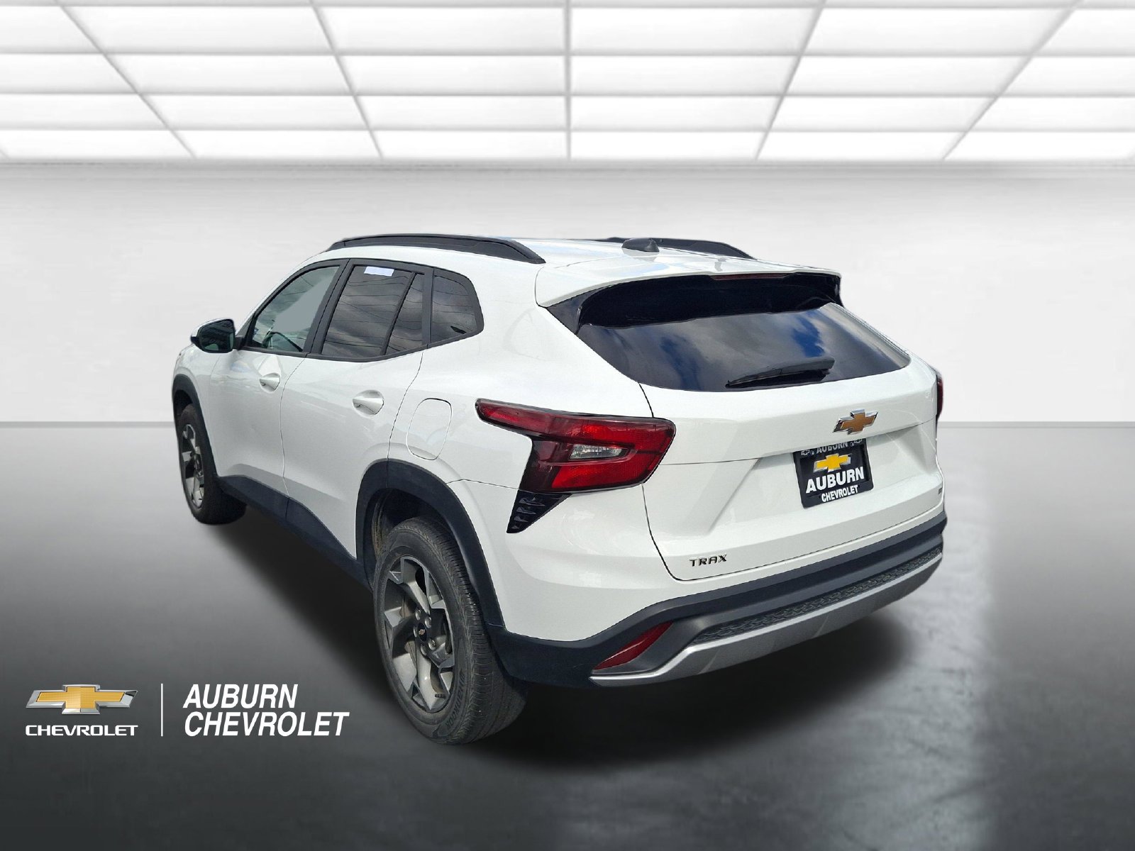 Used 2025 Chevrolet Trax LT FWD image 5