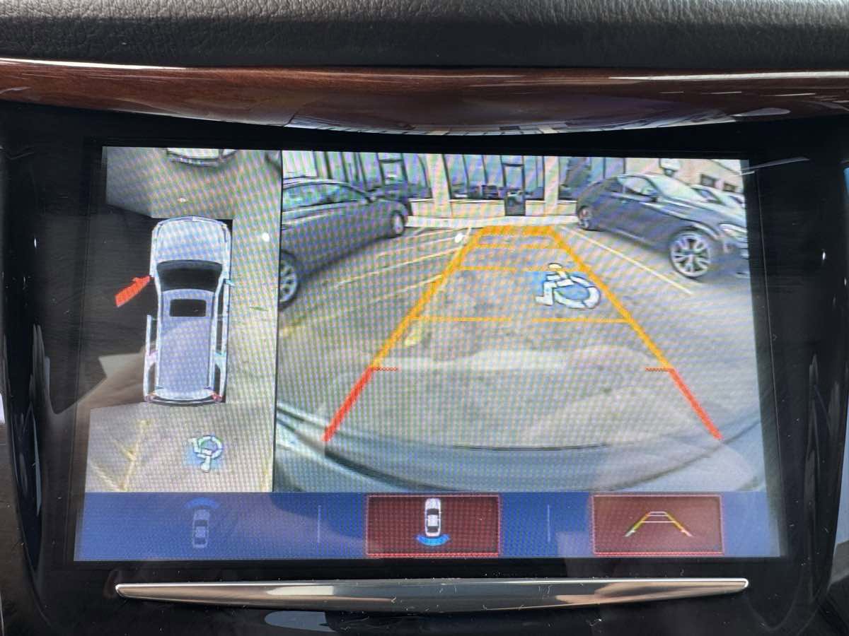 Used 2017 Cadillac Escalade Luxury AWD/4WD image 19