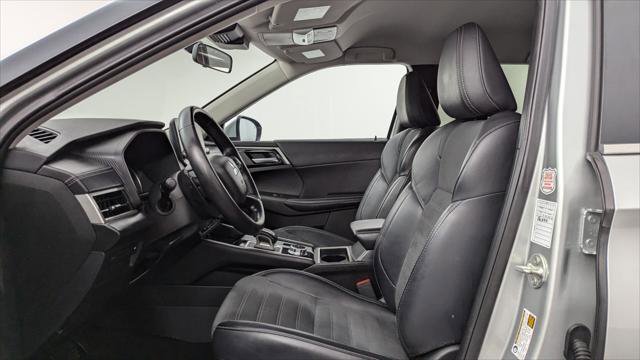 Used 2024 Mitsubishi Outlander SE image 14