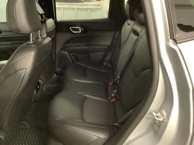 New 2026 Jeep Compass Latitude image 32