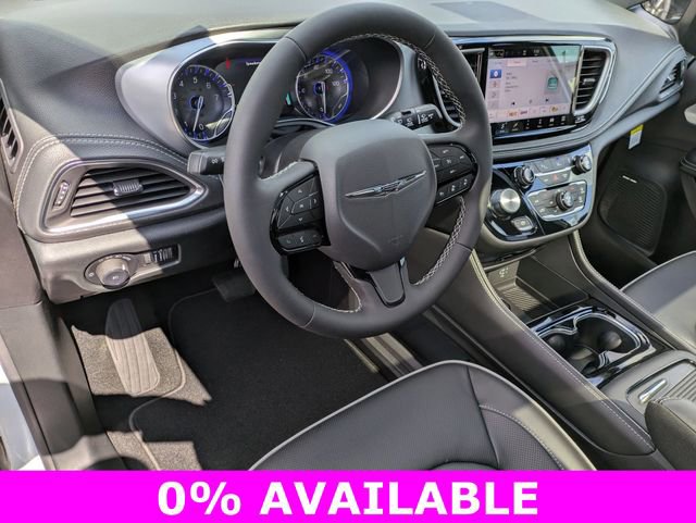 New 2026 Chrysler Pacifica Limited image 10