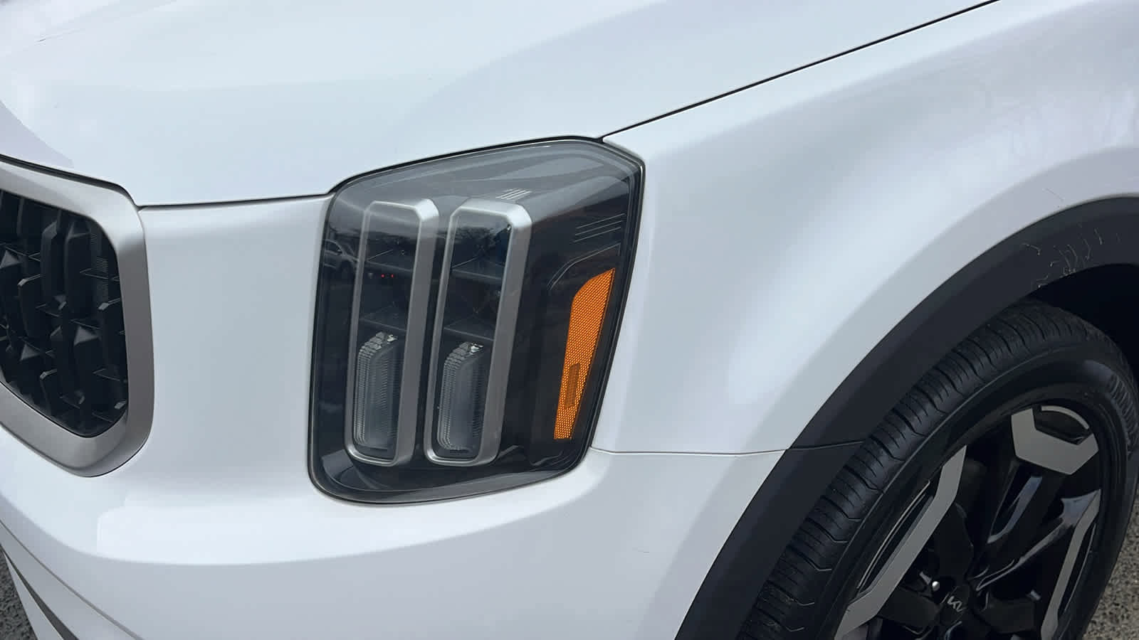 Used 2023 Kia Telluride EX image 7