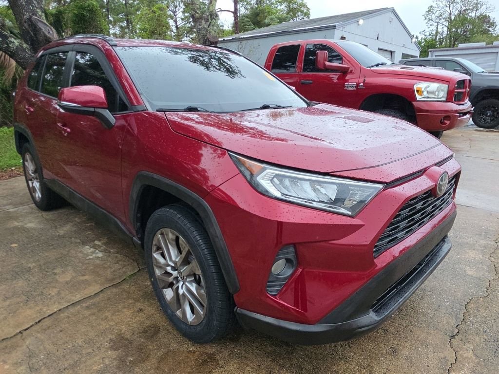 Used 2021 Toyota RAV4 XLE Premium image 7