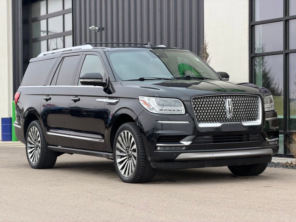 Used 2021 Lincoln Navigator L Reserve image 4