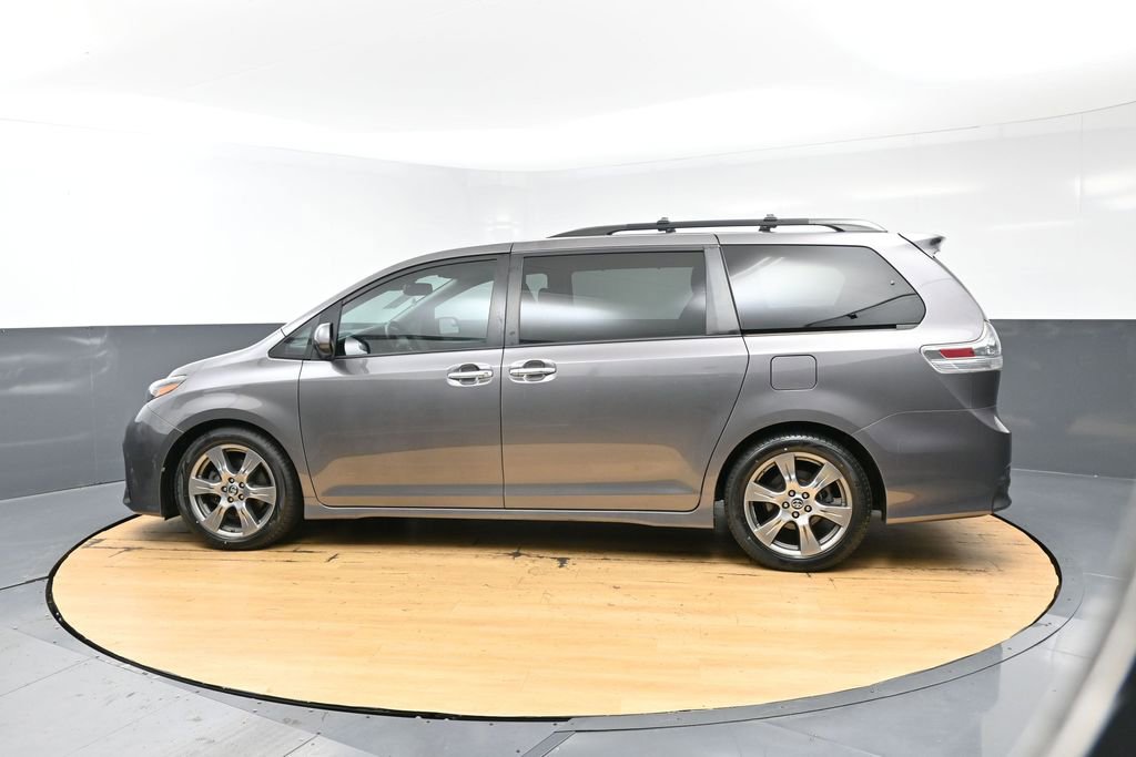 Used 2018 Toyota Sienna SE FWD image 9