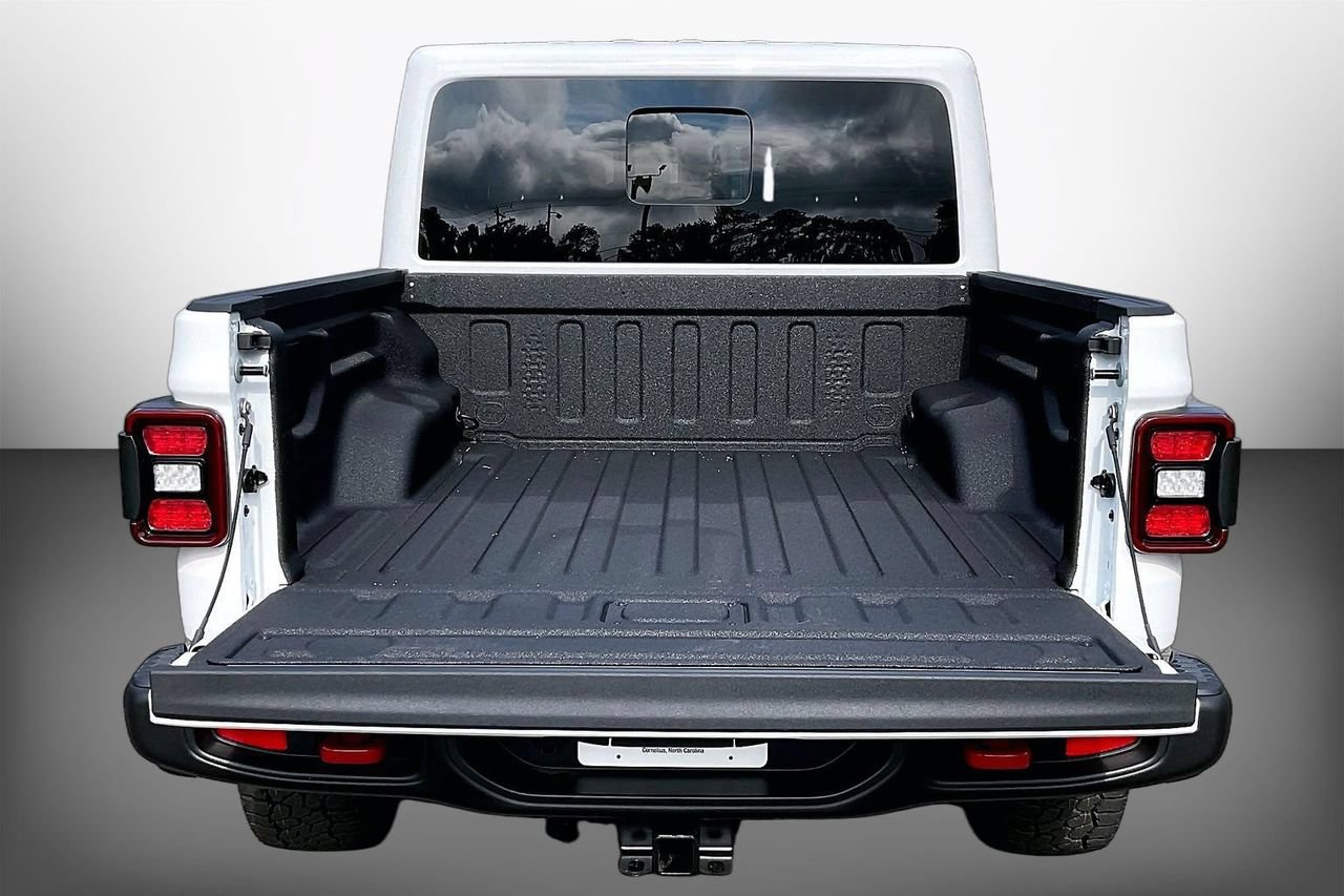 New 2026 Jeep Gladiator Rubicon w/ Steel Power Dome Hood Package AWD/4WD image 20
