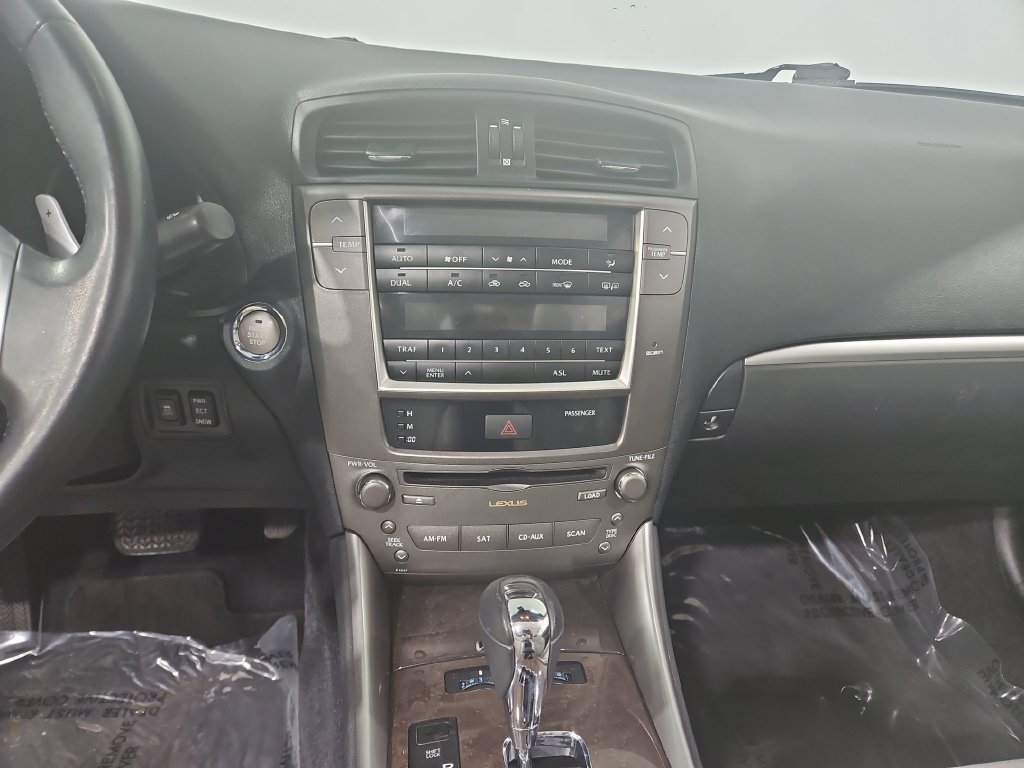 Used 2011 Lexus IS 250C w/ Luxury Pkg RWD image 19