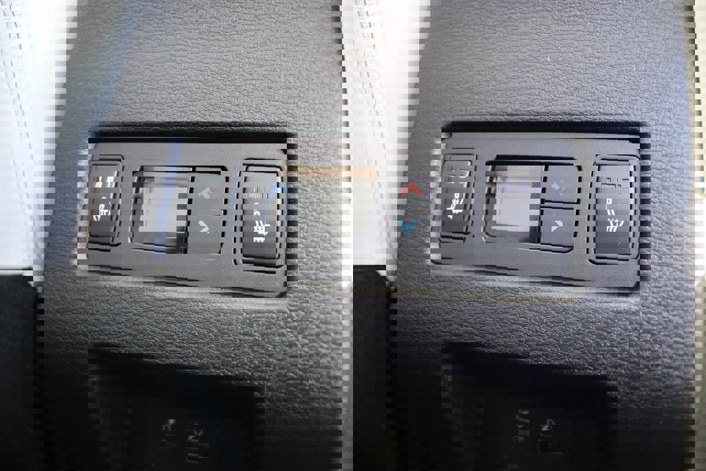 New 2025 Mitsubishi Outlander SEL image 6