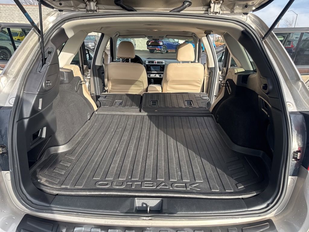 Used 2015 Subaru Outback 3.6R Limited image 17