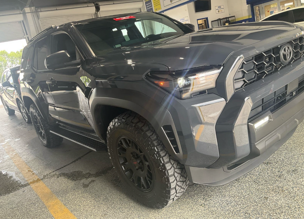 Used 2025 Toyota 4Runner TRD Off-Road Premium AWD/4WD image 3
