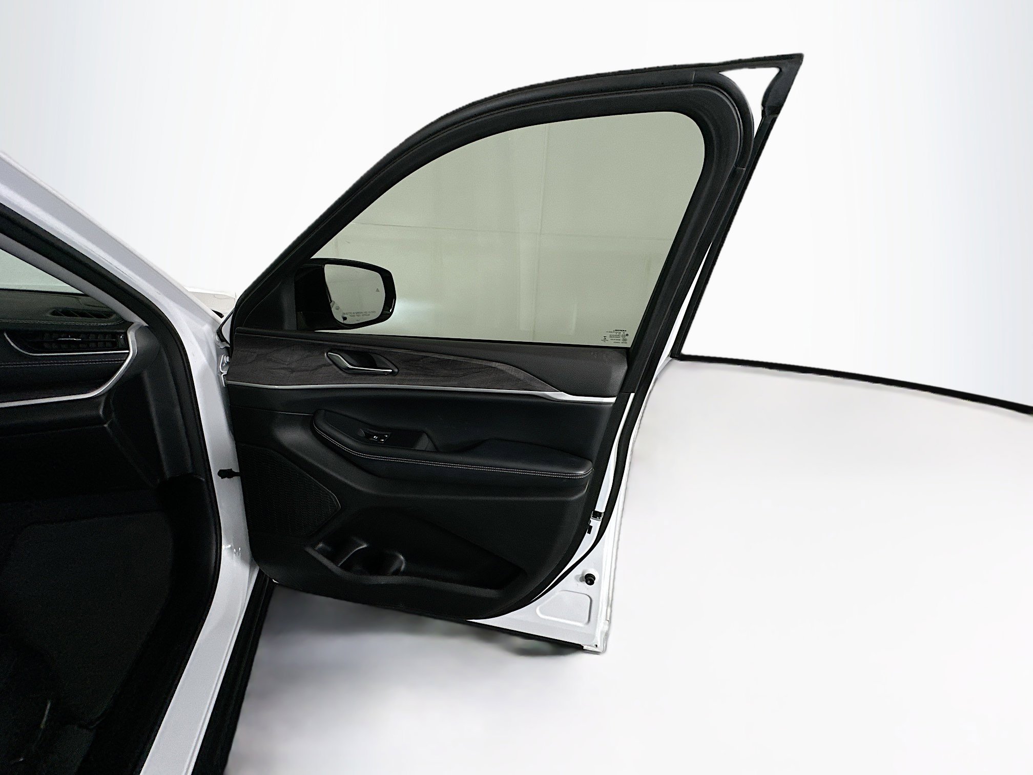 Used 2023 Jeep Grand Cherokee L Limited image 33