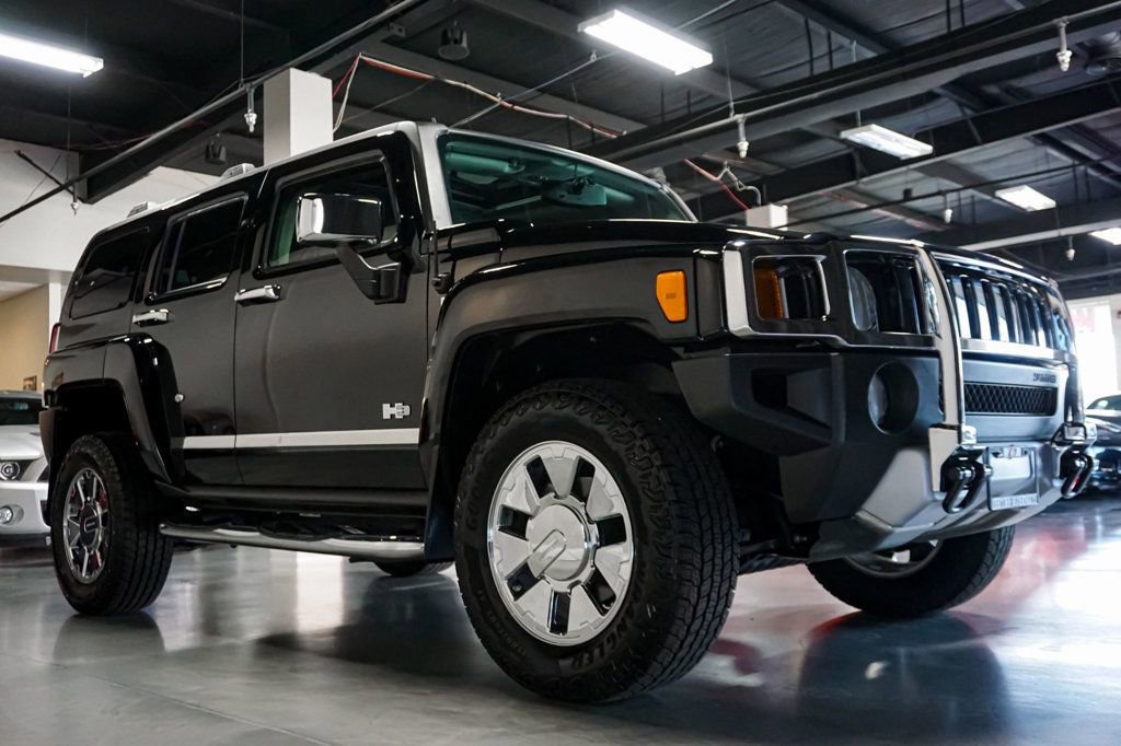 Used 2009 HUMMER H3 Alpha image 2