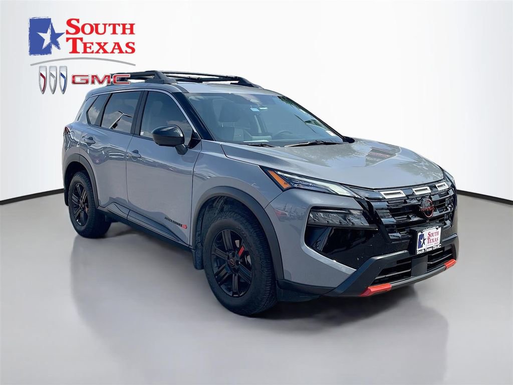 Used 2025 Nissan Rogue SV AWD/4WD image 1