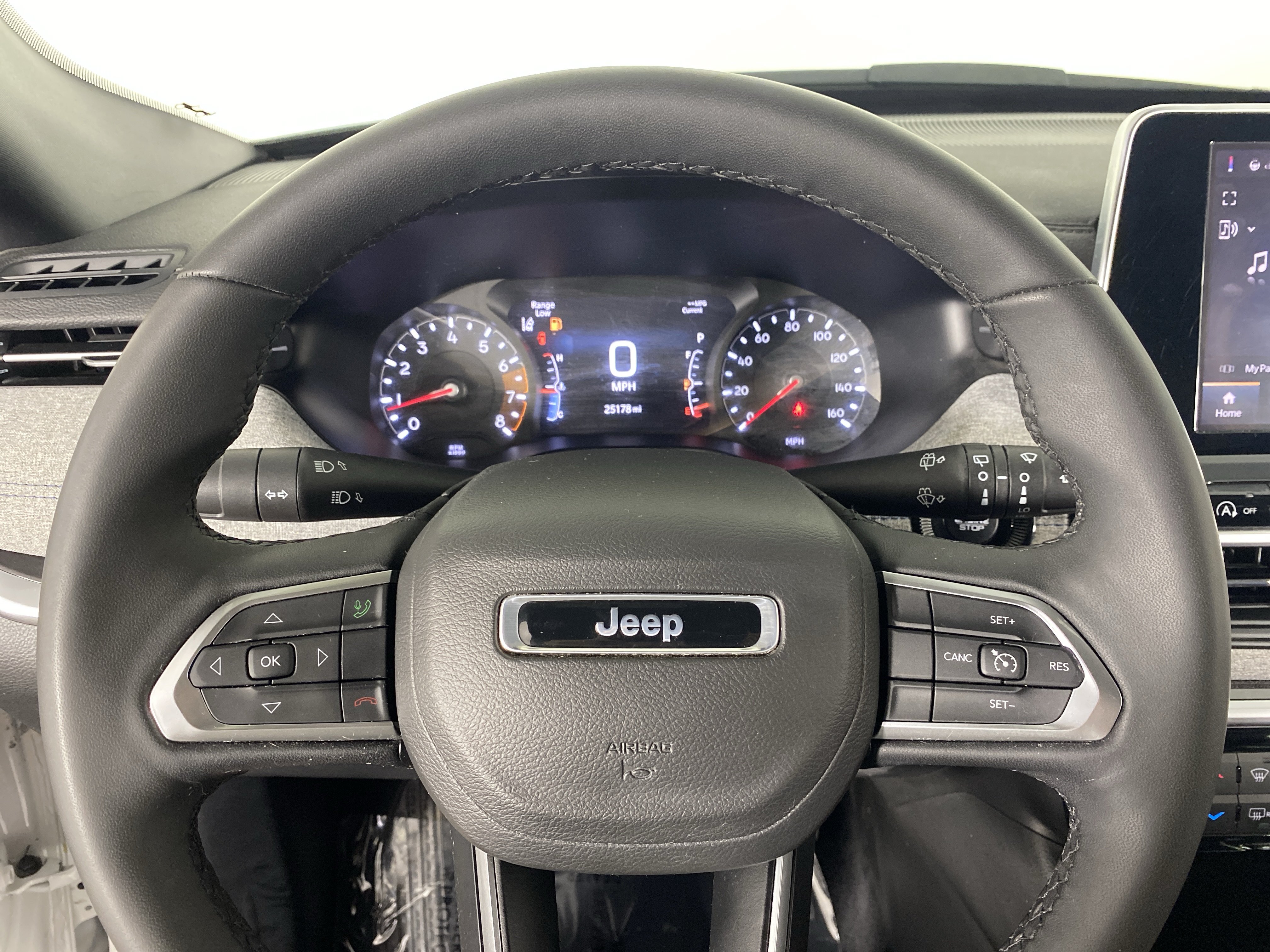 Used 2025 Jeep Compass Latitude AWD/4WD image 20
