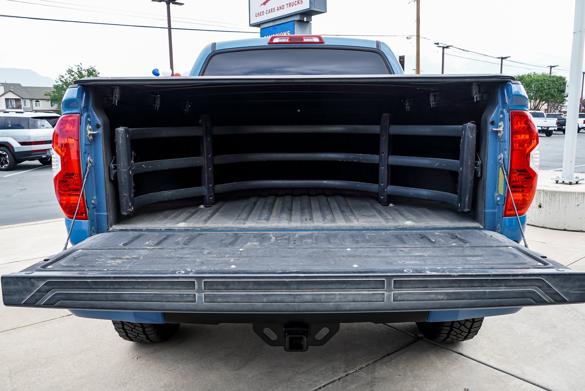 Used 2019 Toyota Tundra Limited w/ Limited Premium Package AWD/4WD image 14