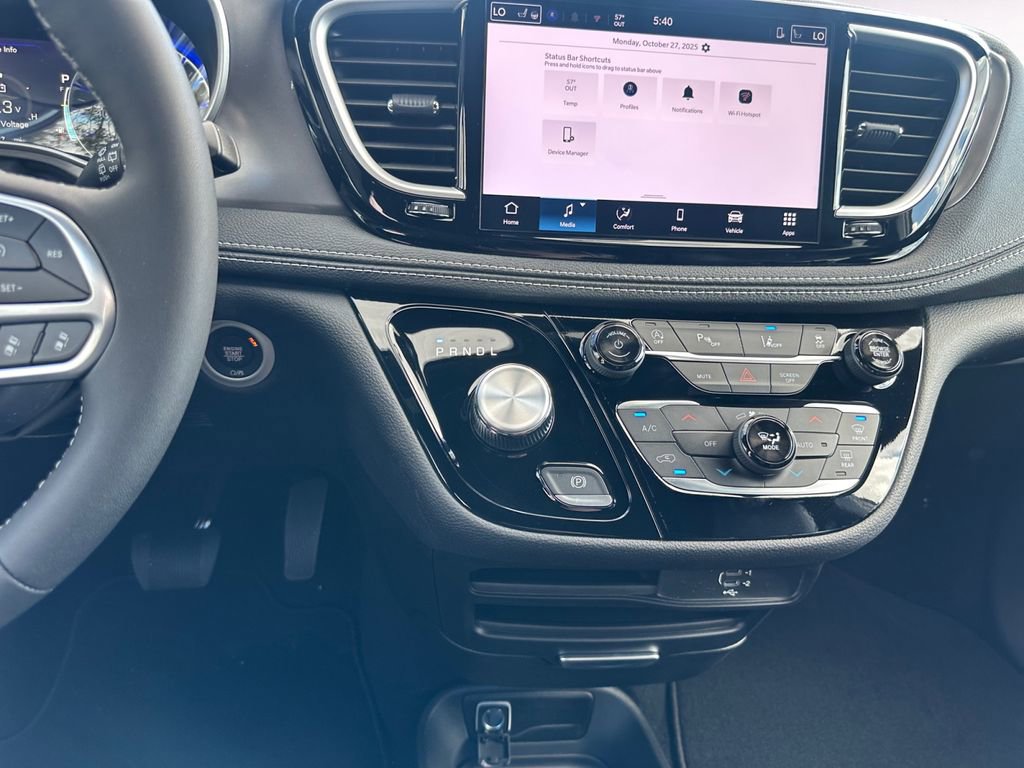New 2026 Chrysler Pacifica Select image 11