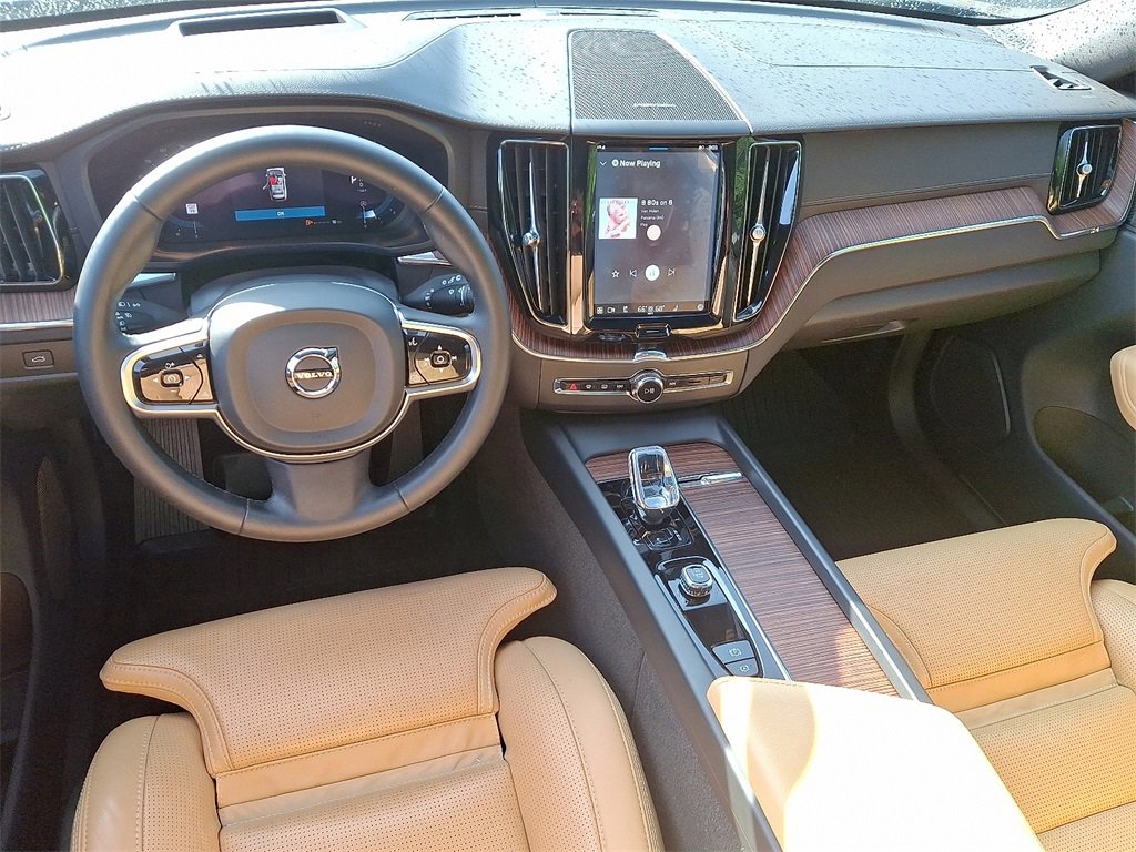 Used 2024 Volvo XC60 B5 Ultimate w/ Protection Package Premier image 11