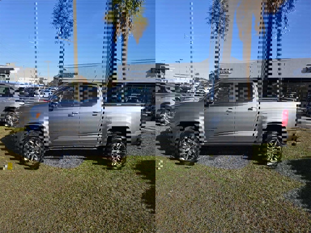 Used 2022 Chevrolet Colorado LT w/ Safety Package image 3