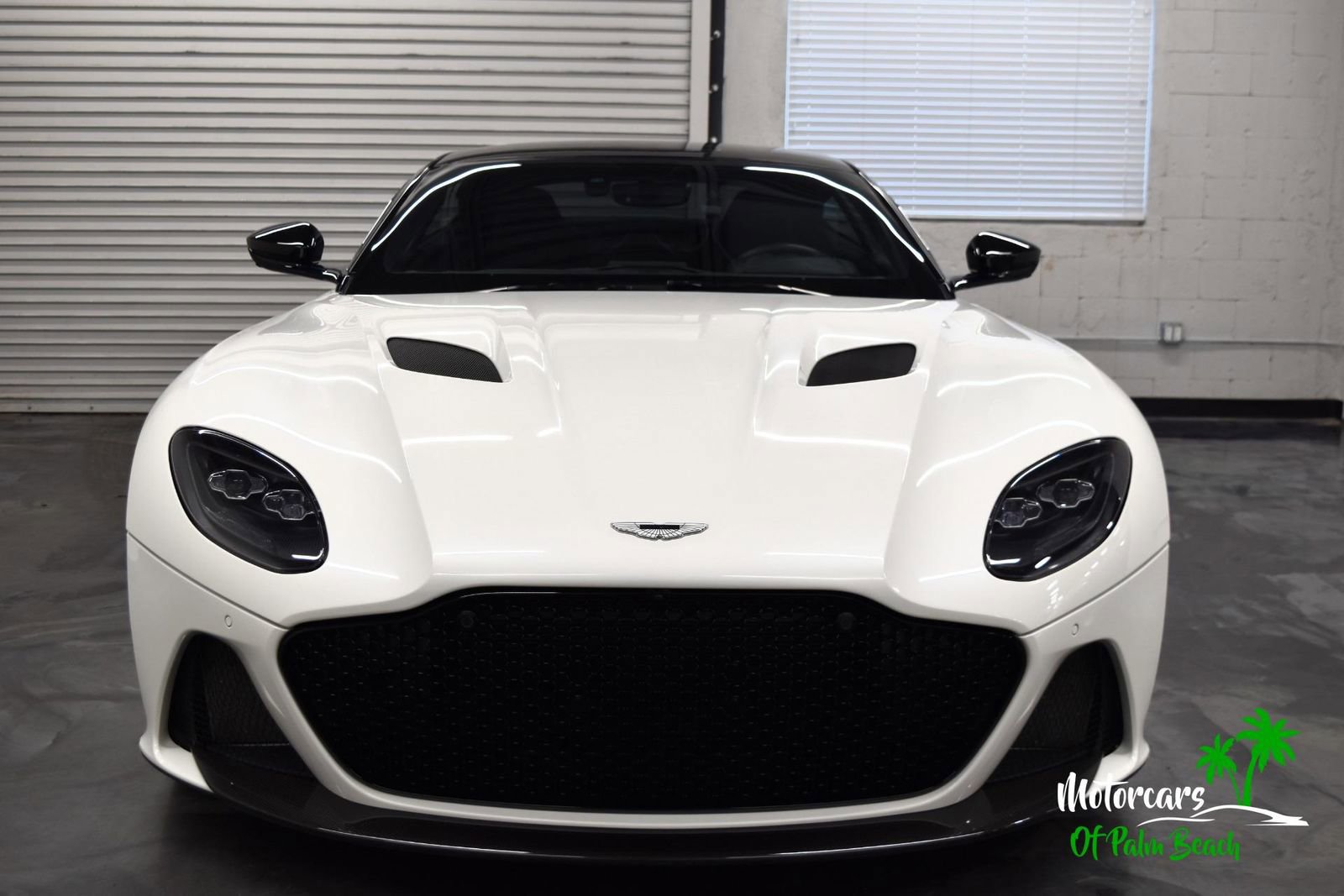 Used 2019 Aston Martin DBS Superleggera image 2