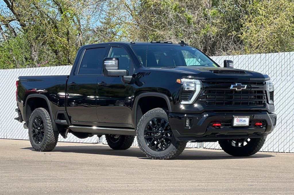 New 2026 Chevrolet Silverado 2500 LTZ w/ LTZ Plus Package AWD/4WD image 2