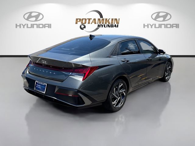 Certified 2025 Hyundai Elantra SEL w/ Cargo Package FWD image 5