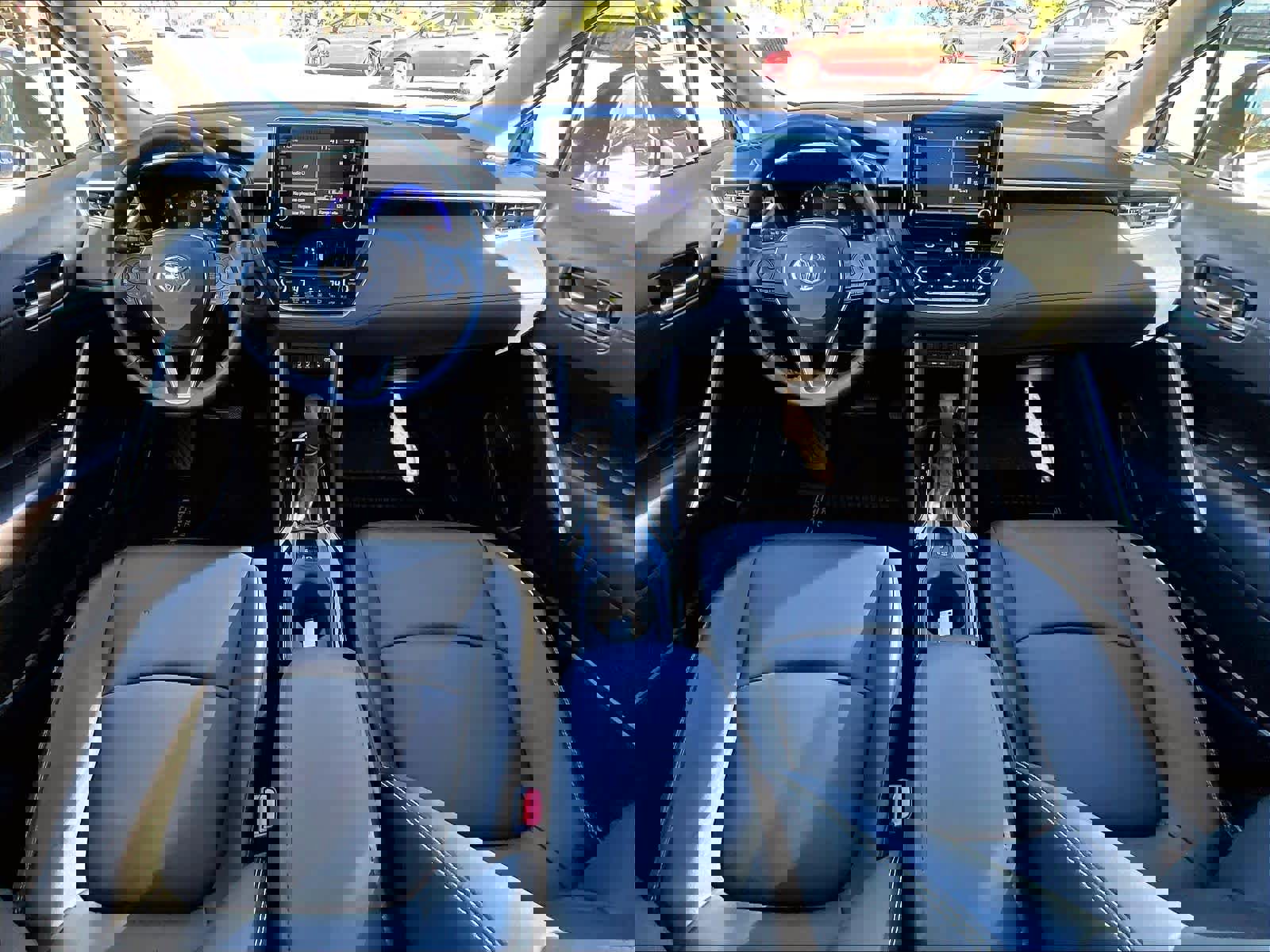 Used 2022 Toyota Corolla Cross XLE w/ Convenience Package image 21