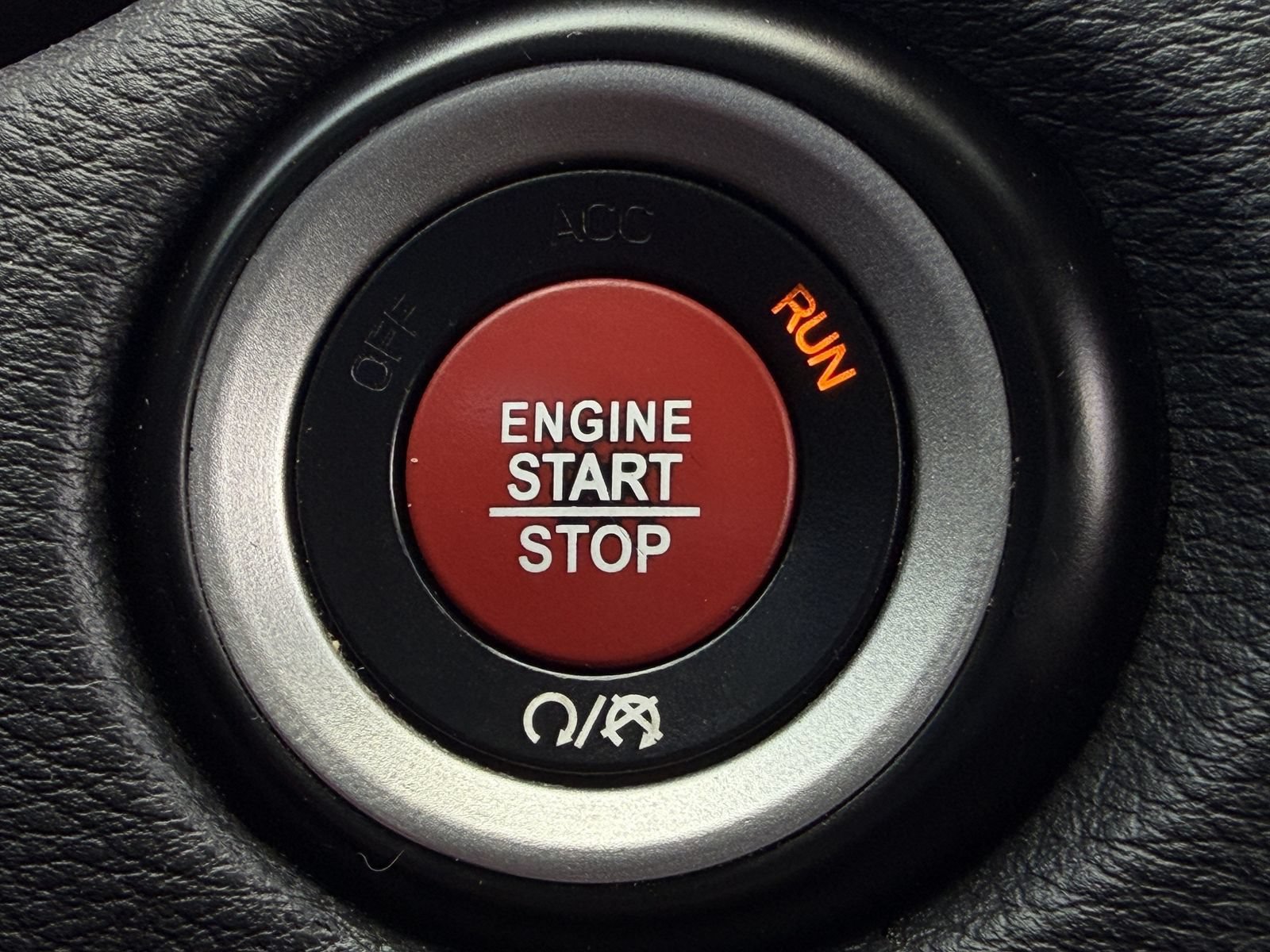 Used 2018 Dodge Durango SRT w/ Technology Group AWD/4WD image 23