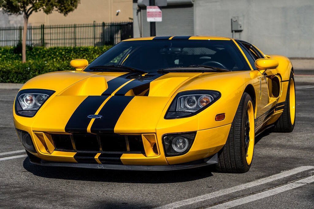 Used 2006 Ford GT RWD image 4