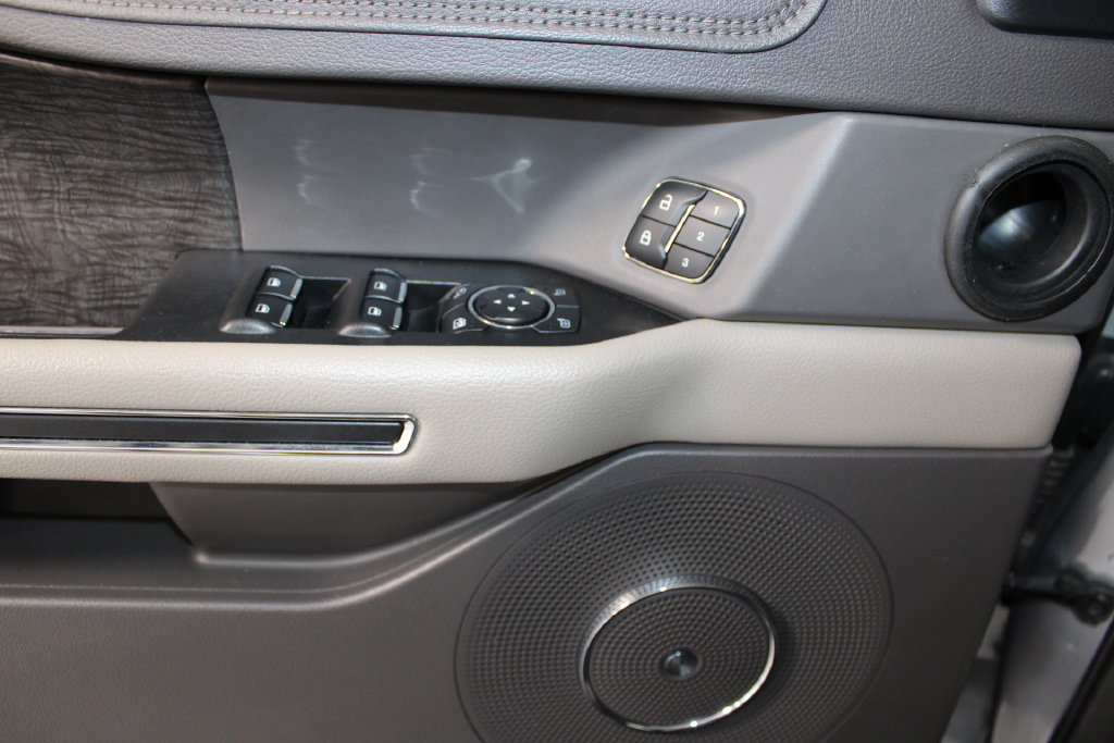 Used 2020 Ford Expedition Limited w/ Equipment Group 301A RWD image 32