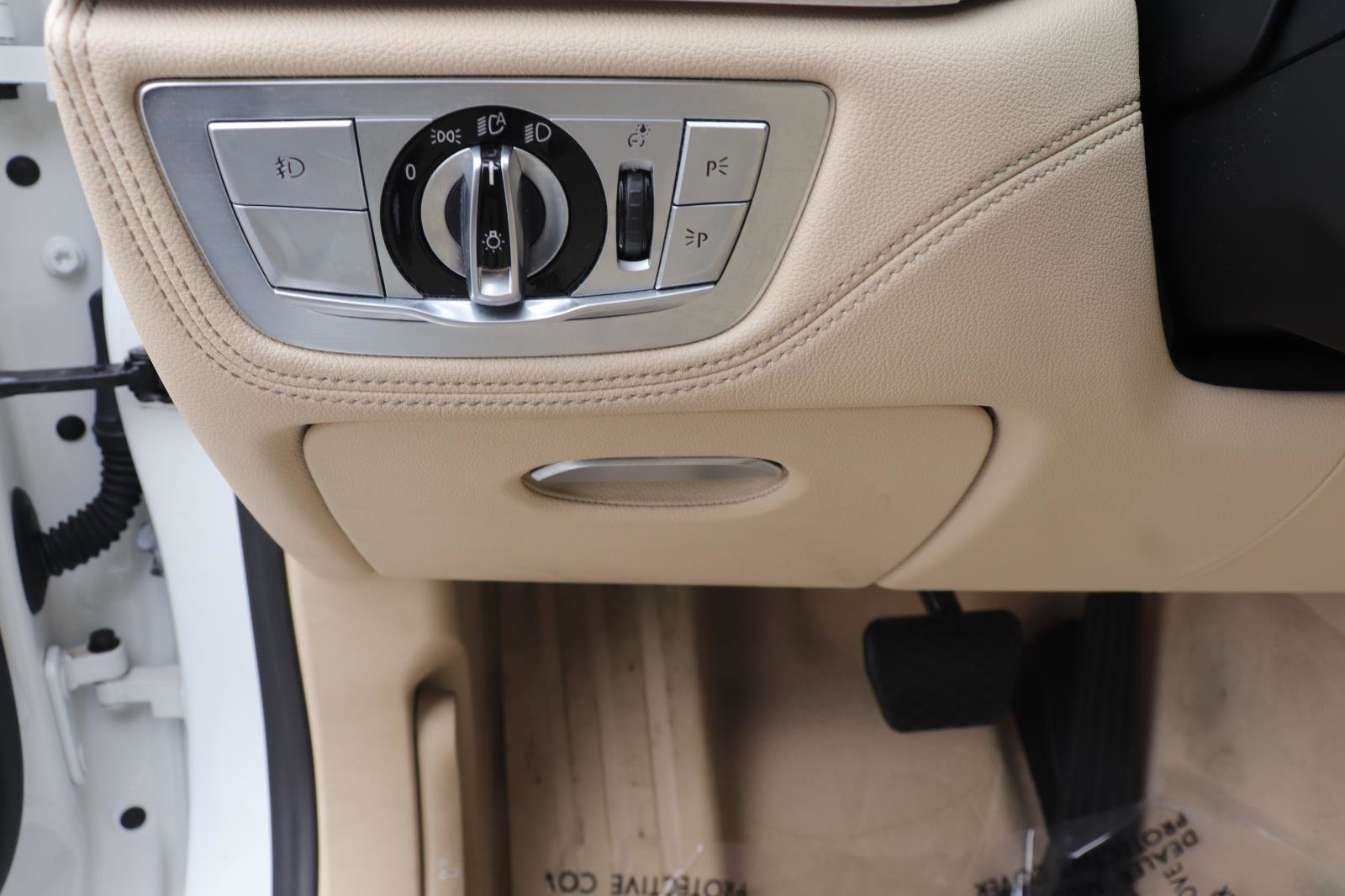 Used 2016 BMW 750i image 24