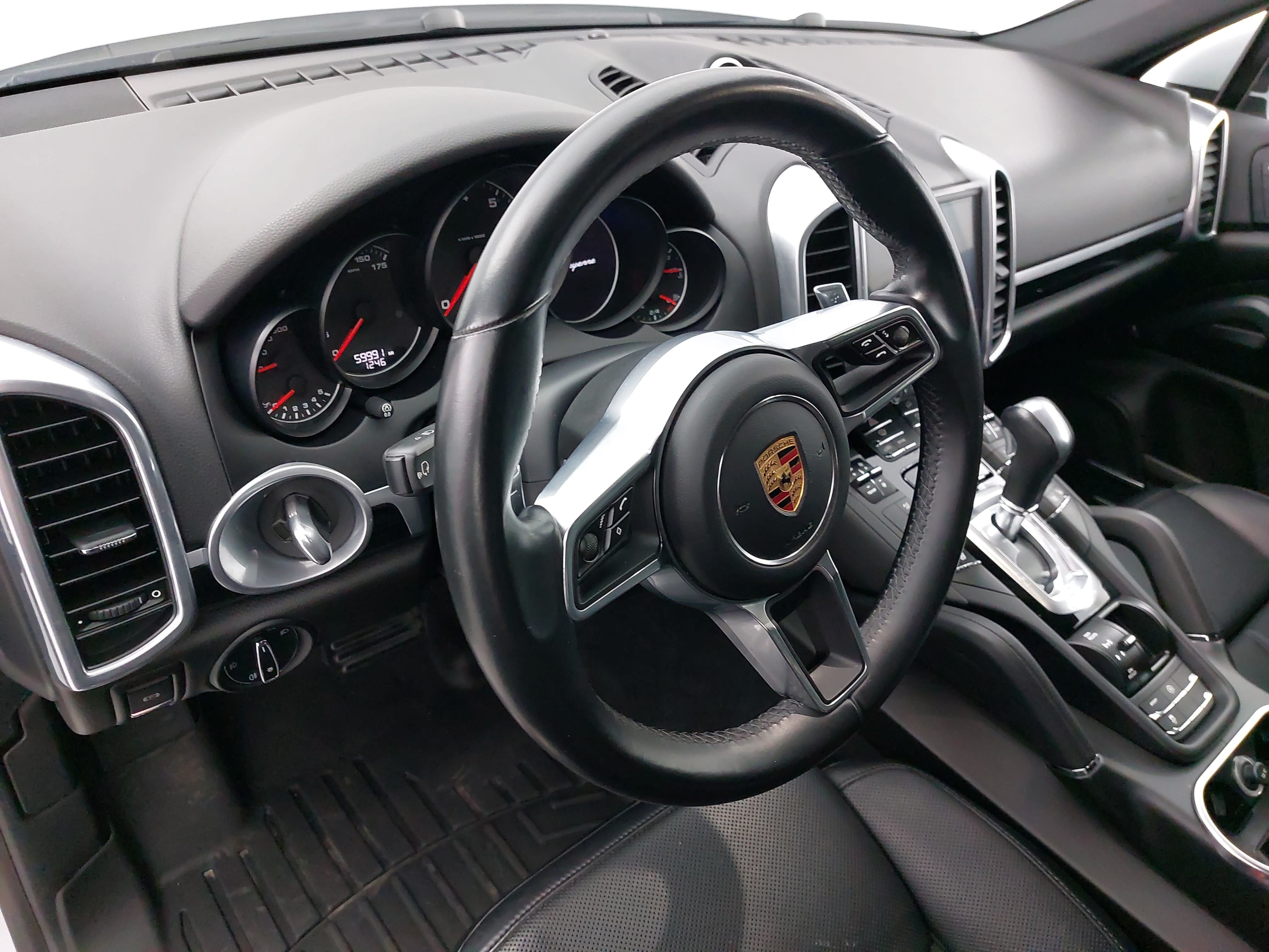 Used 2018 Porsche Cayenne Platinum Edition AWD/4WD image 18