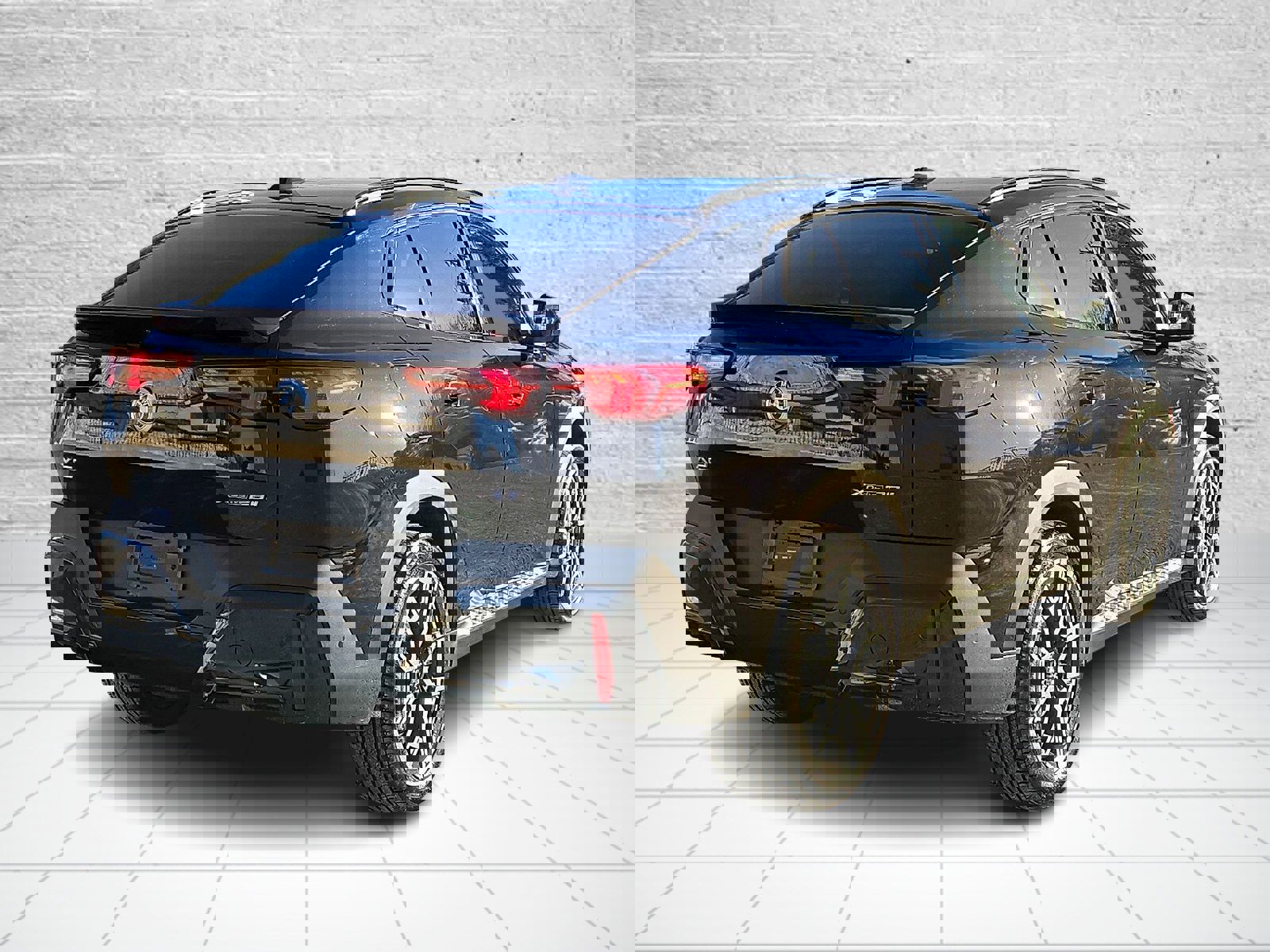 Used 2025 BMW X2 xDrive28i w/ Premium Package image 6