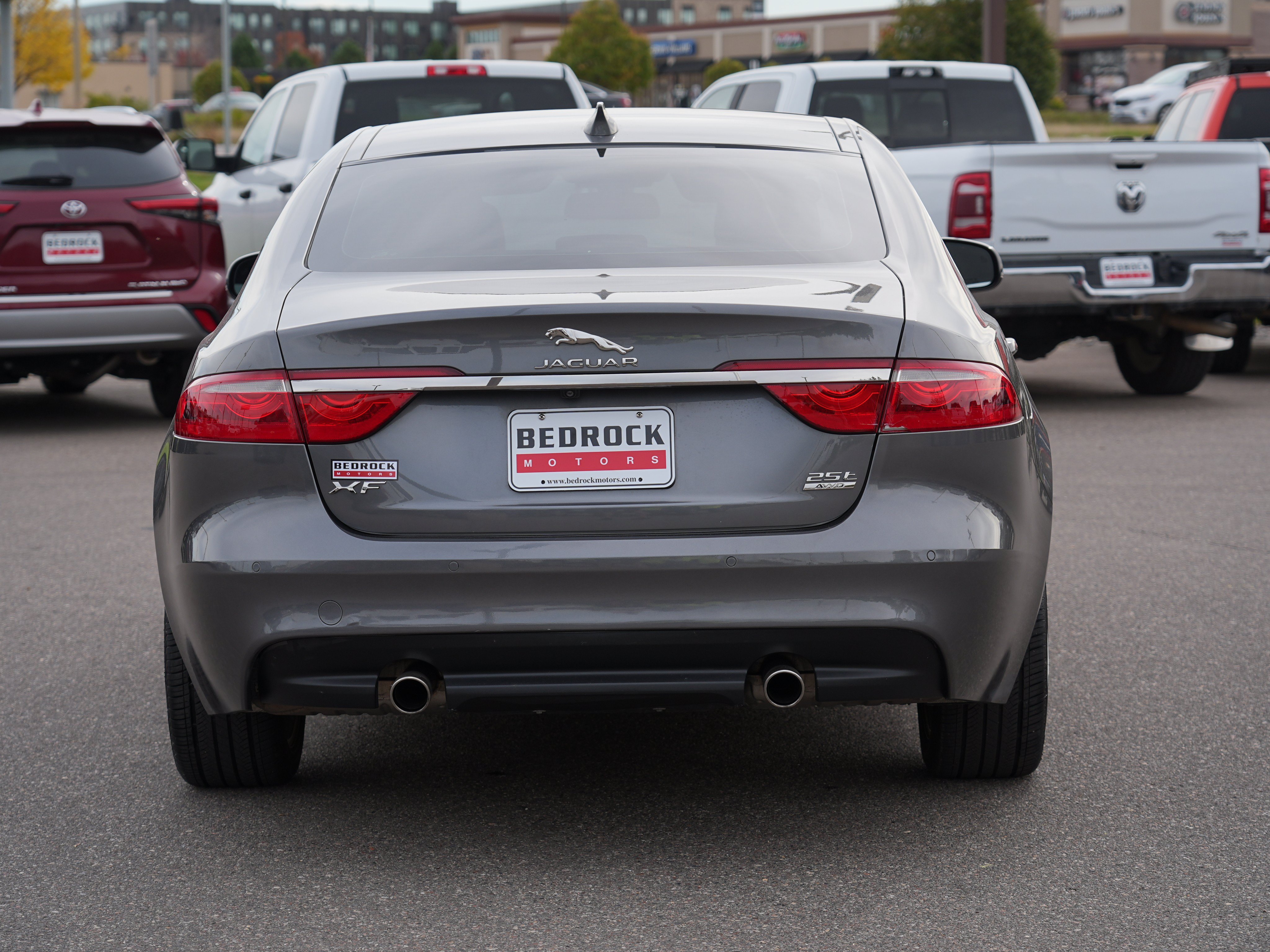 Used 2018 Jaguar XF Premium AWD/4WD image 4