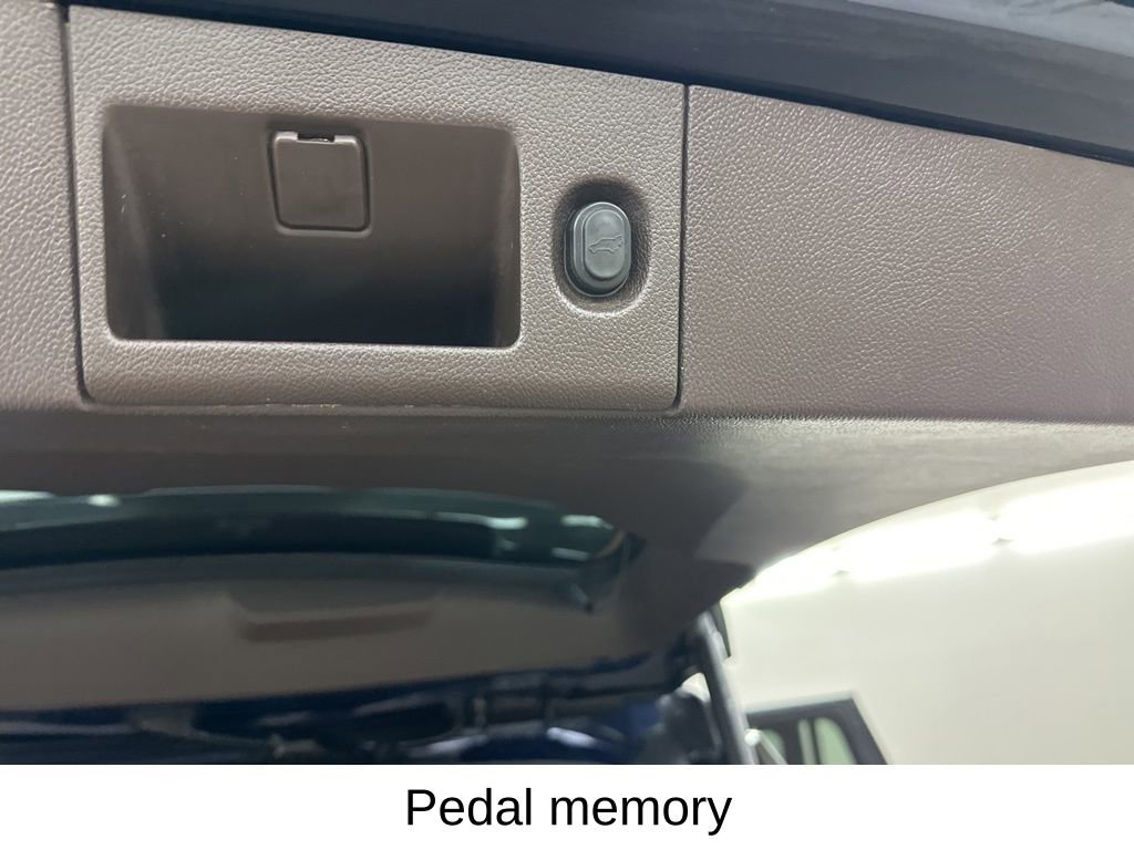 Used 2017 GMC Yukon Denali w/ Enhanced Security Package image 29