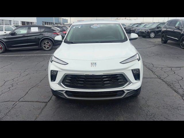 Certified 2024 Buick Encore GX Preferred w/ Comfort Package FWD image 3