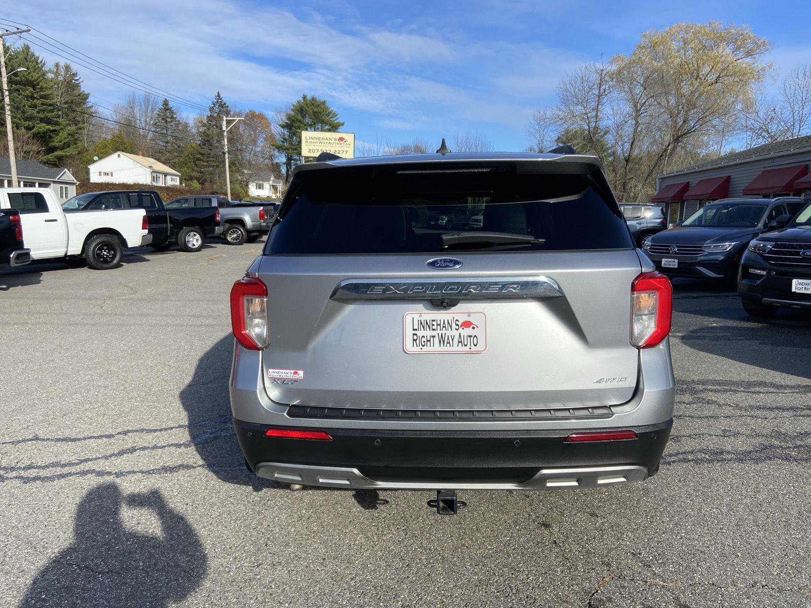 Used 2021 Ford Explorer XLT w/ Equipment Group 202A image 4